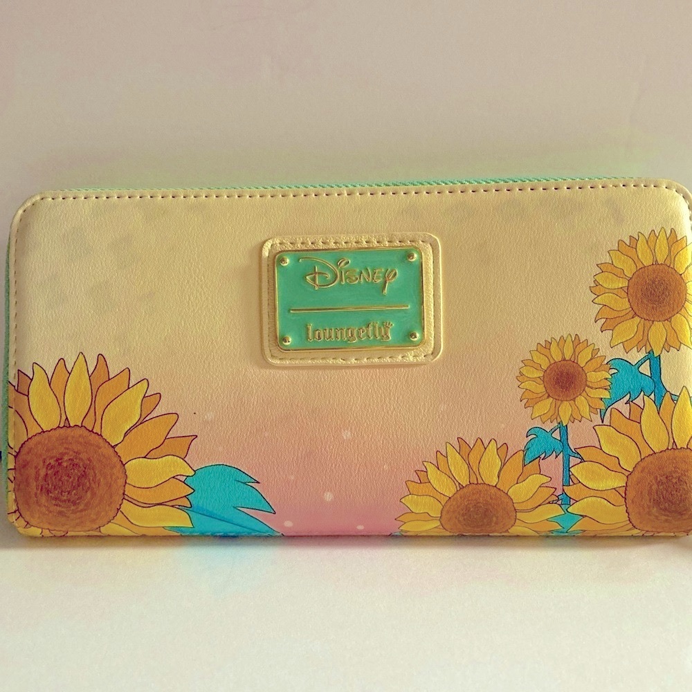 Loungefly Pocahontas Disney Princess Sunflower Women's Zip Around Wallet NWT - Picture 3 of 14